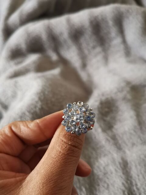 Bague strassée blanc sans marque, taille 54, neuve 5 Villemomble (93)