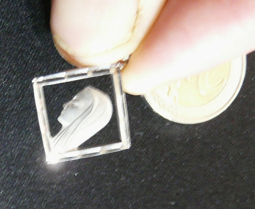 M&eacute;daille Pendentif carr&eacute; de la Vierge- M&eacute;tal argent&eacute; vintage Bijoux et montres