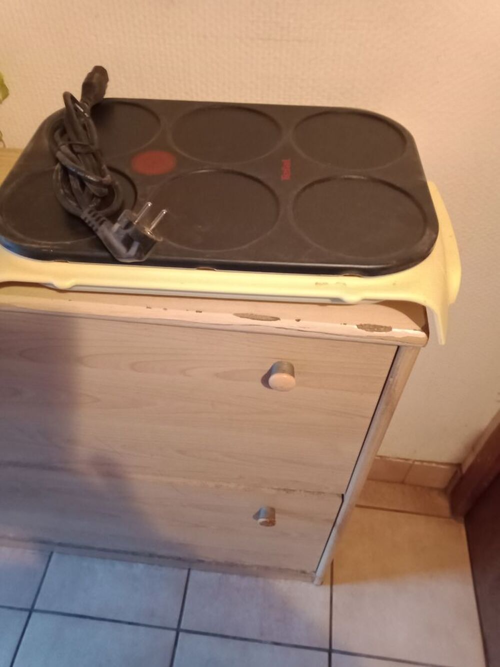 Appareil pour faire cr&ecirc;pe individuelle ou blinis Electroménager