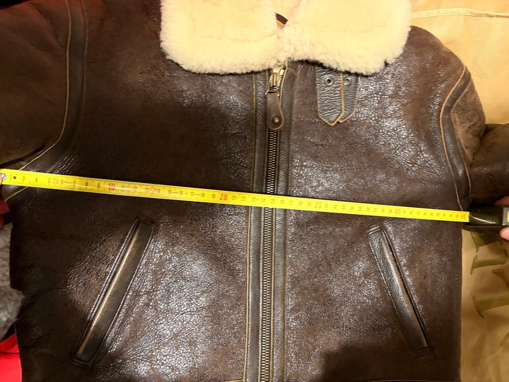 V&eacute;ritable Blouson Bombardier Chevignon en Peau Lain&eacute;e Vêtements