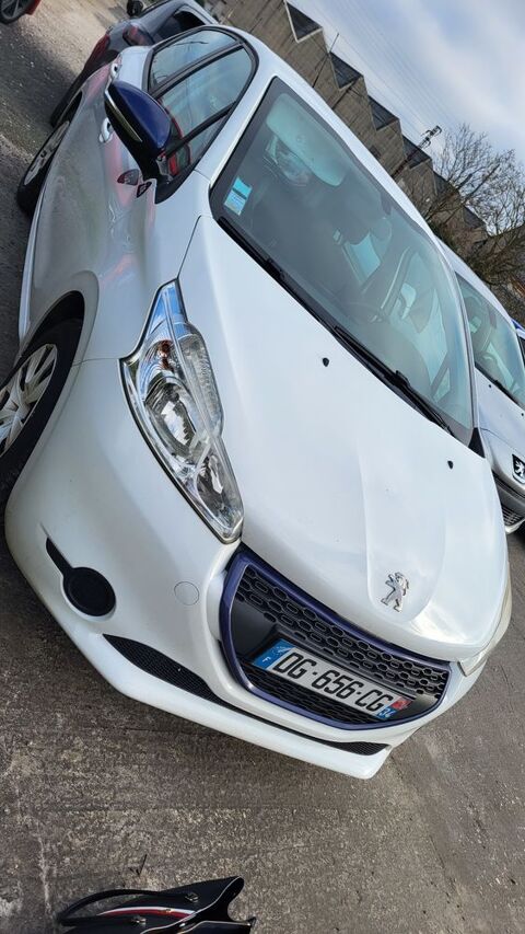 Peugeot 208 1.0 PureTech 68ch BVM5 Like 2014 occasion Janville 28310