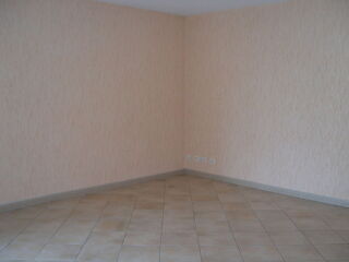  Appartement à louer 3 pièces 64 m²