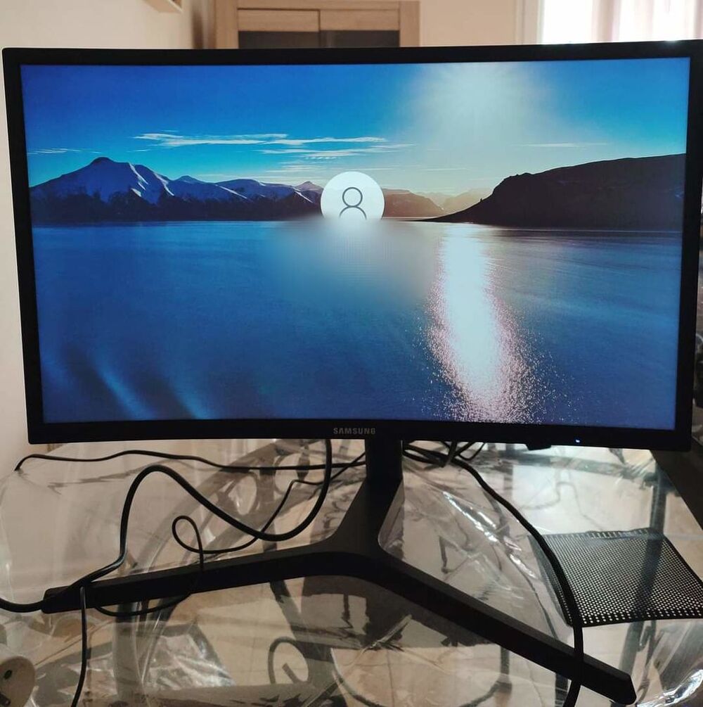 PC GAMER + CLAVIER INCURV&Eacute; + CLAVIER LUMINEUX Matériel informatique