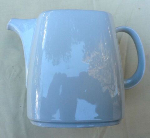 Cafeti�re neuve vintage blanche avec couvercle porcelaine 15 Castries (34)