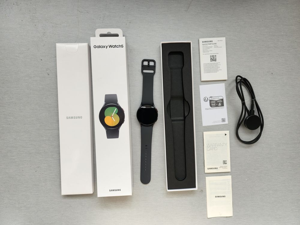 Montre connect&eacute;e neuve Samsung Galaxy Watch 5 Tlphones et tablettes