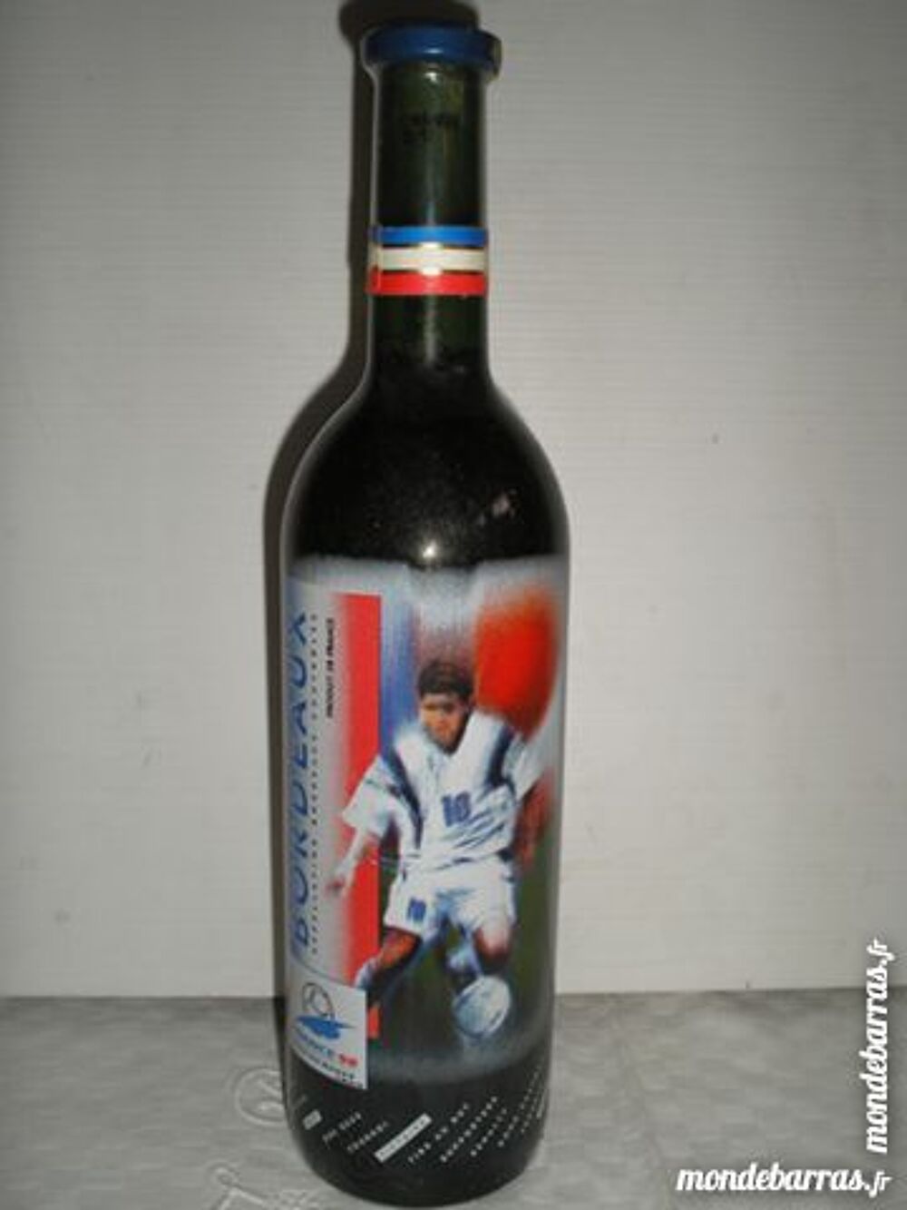 Bouteille de BORDEAUX "COUPE DU MONDE" FOOT 1998 Décoration