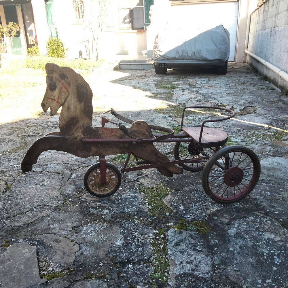 Cheval charrette Sulky ancien en bois Jeux / jouets