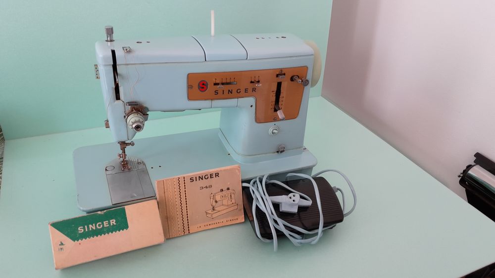 Machine &agrave; coudre SINGER 348 . Décoration