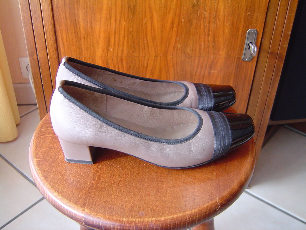 Escarpins marron et noir Chaussures