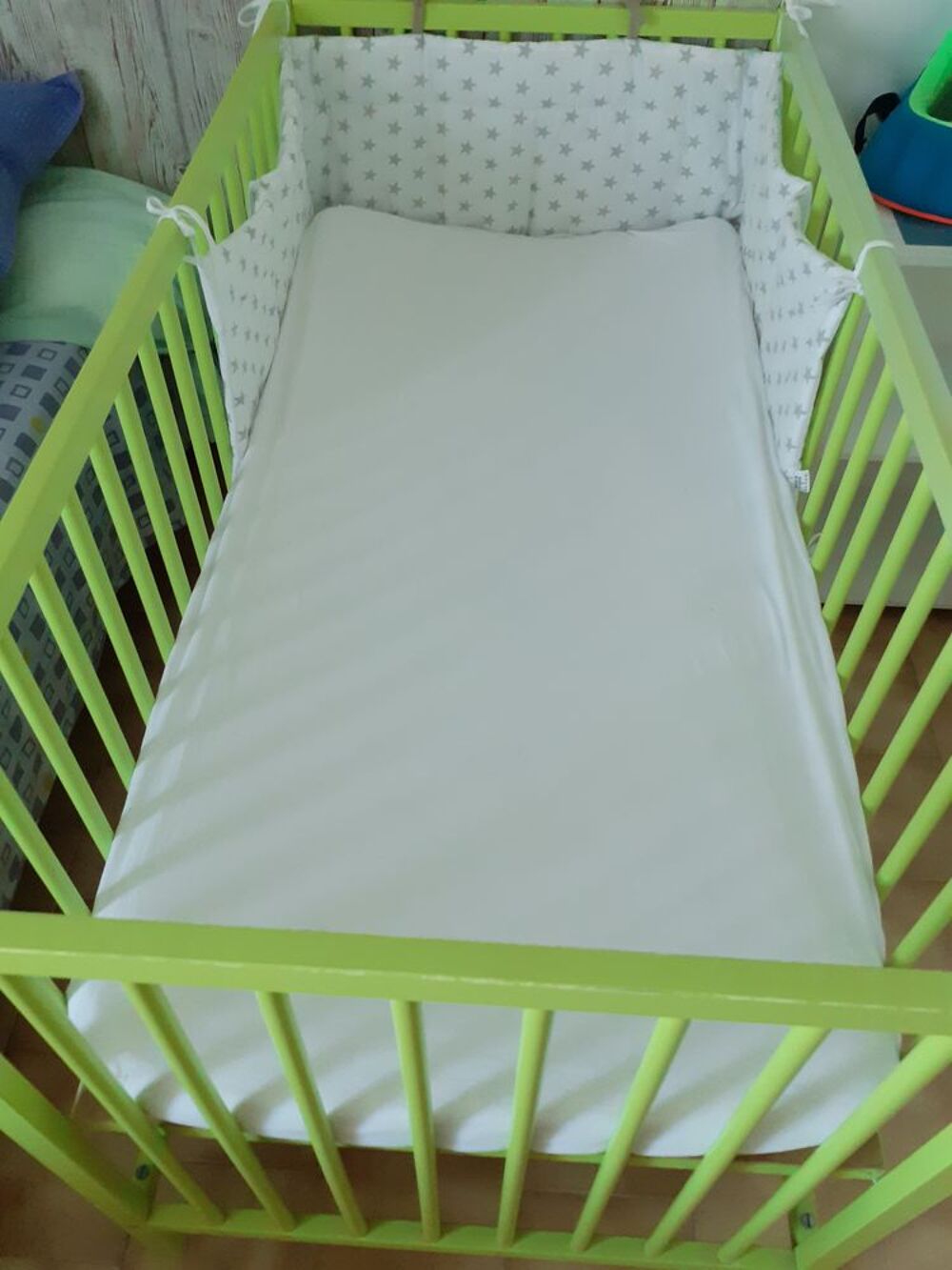 Lit d'enfant couleur anis Meubles