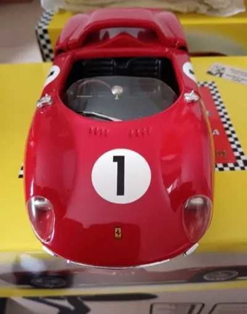 Ferrari 330 P2 Rosso Model 1/18 