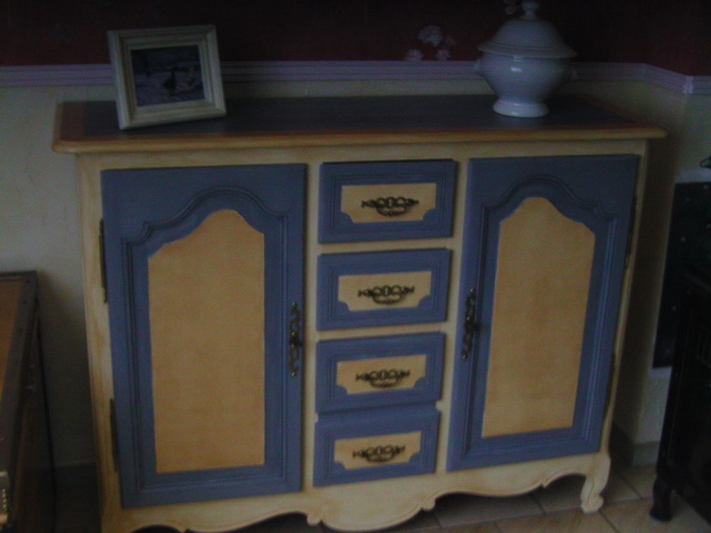Meuble bas
LONG / 1M40
LARG / 0M45
HAUT / 1M06 Meubles