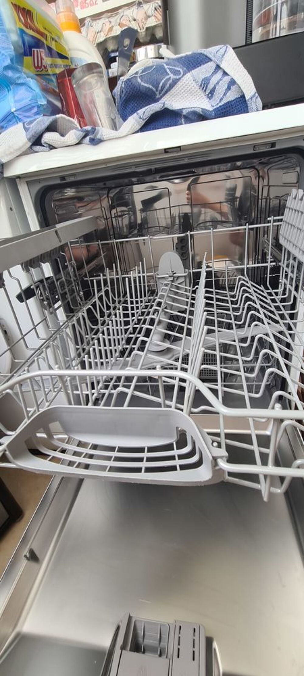 Lave vaisselle BOSCH en tr&egrave;s bonne &eacute;tat Electroménager