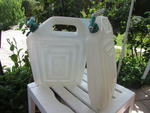  Lot de 2 Jerrycans  alimentaires 10 Hry-sur-Alby (74)