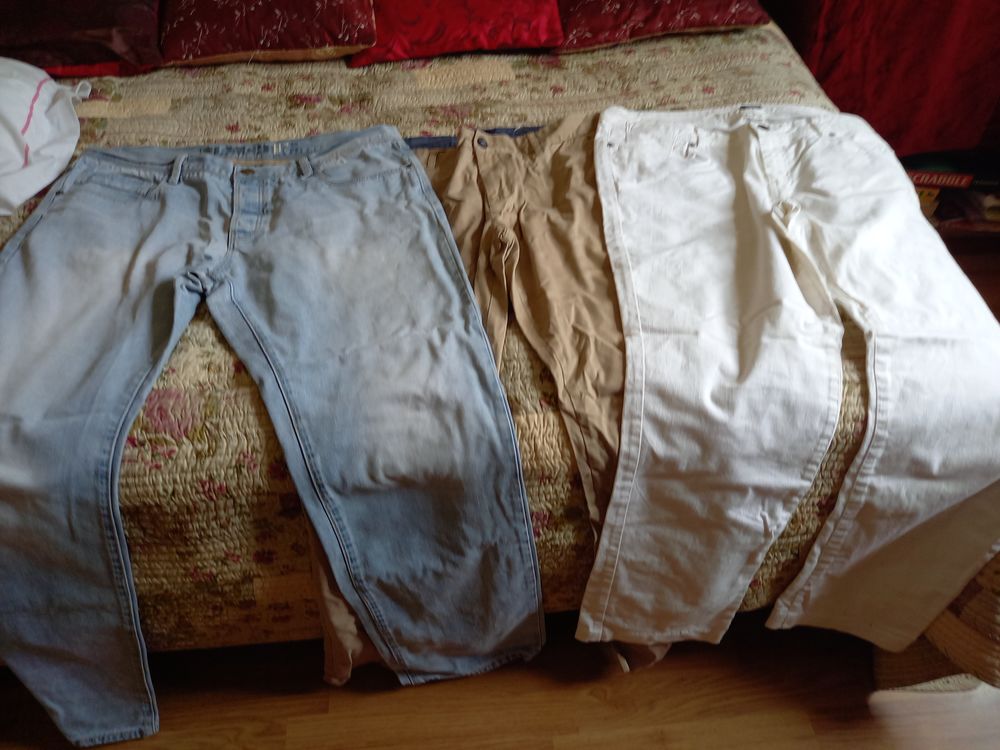 pantalons jeans .pulls Vêtements