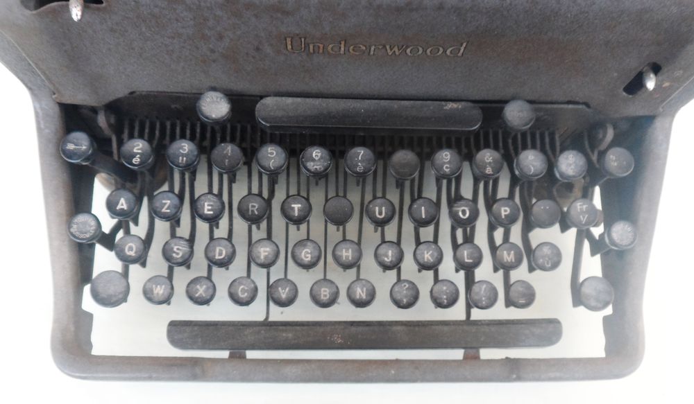 Machine &agrave; &eacute;crire UNDERWOOD des AN 30/40 made in USA 