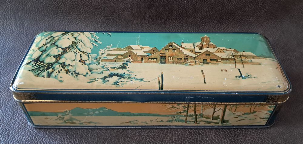 ancienne bo&icirc;te &agrave; biscuits en fer vintage paysages enneig&eacute; Décoration