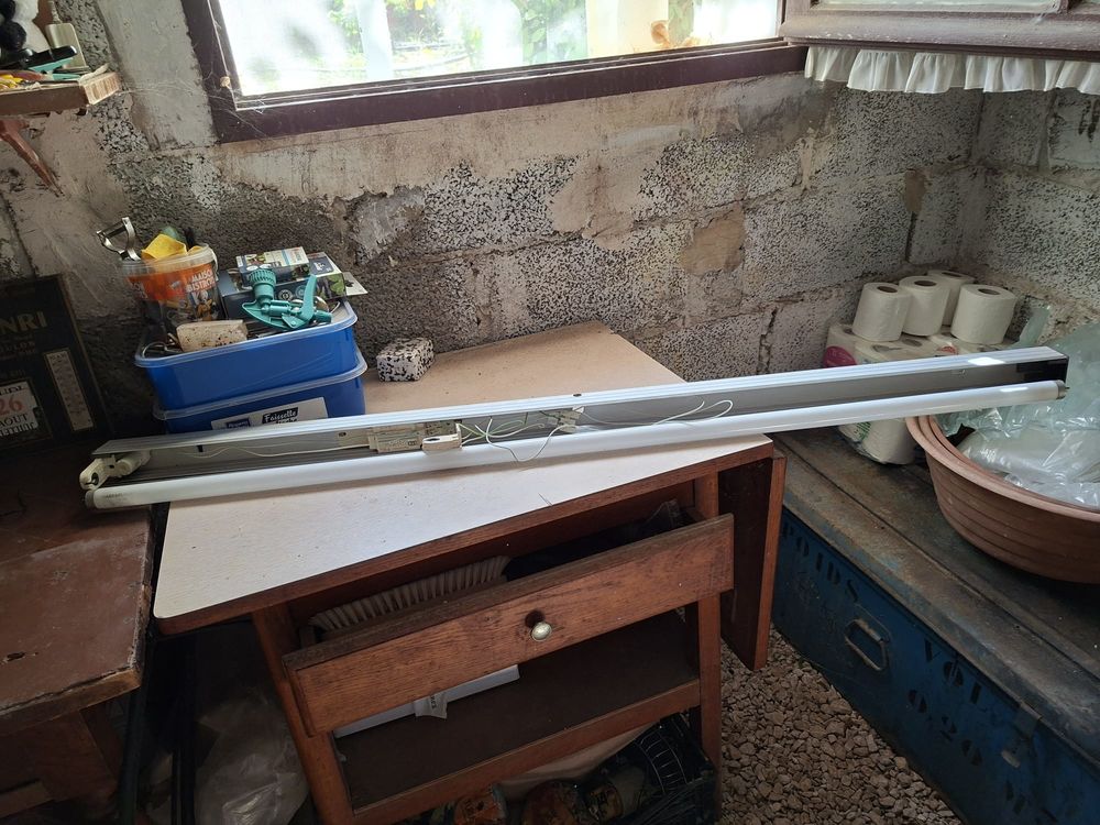 Grand n&eacute;on complet Bricolage