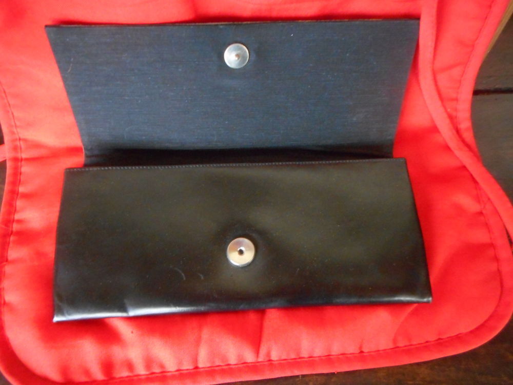 Pochette &agrave; main vintage en Ska&iuml; Maroquinerie
