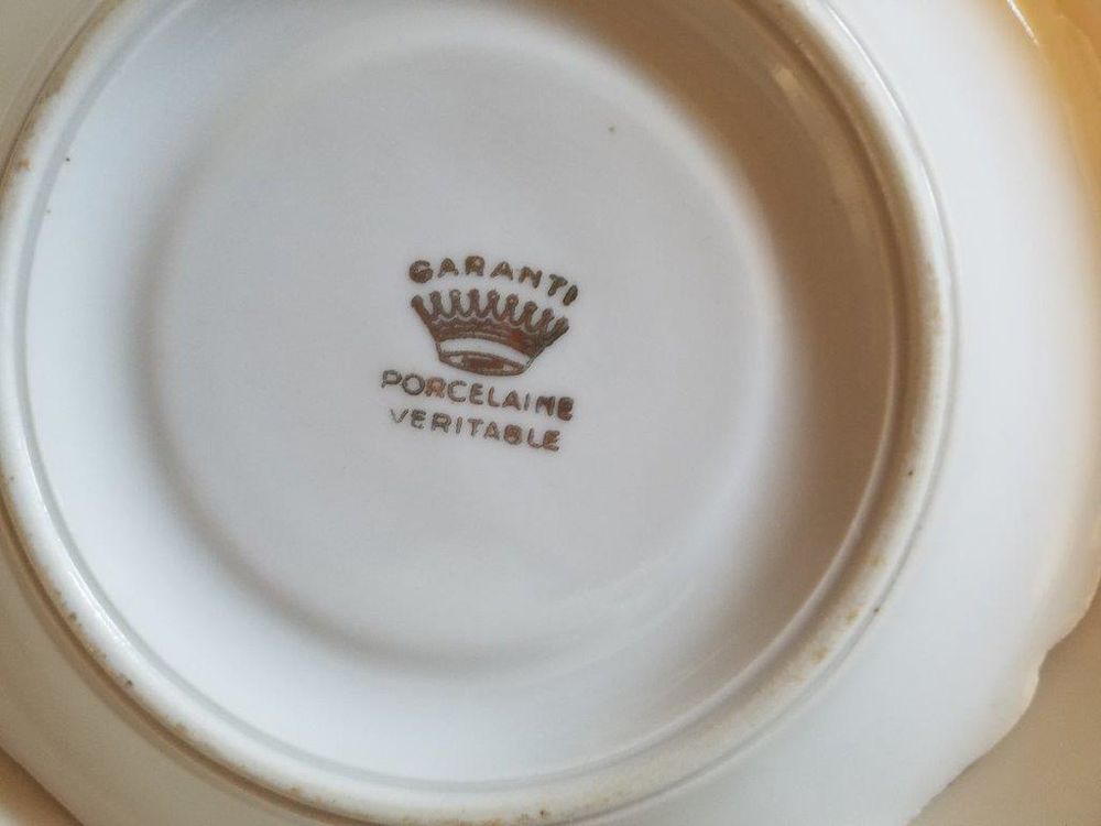 
Service de table ancien en porcelaine v&eacute;ritable Cuisine