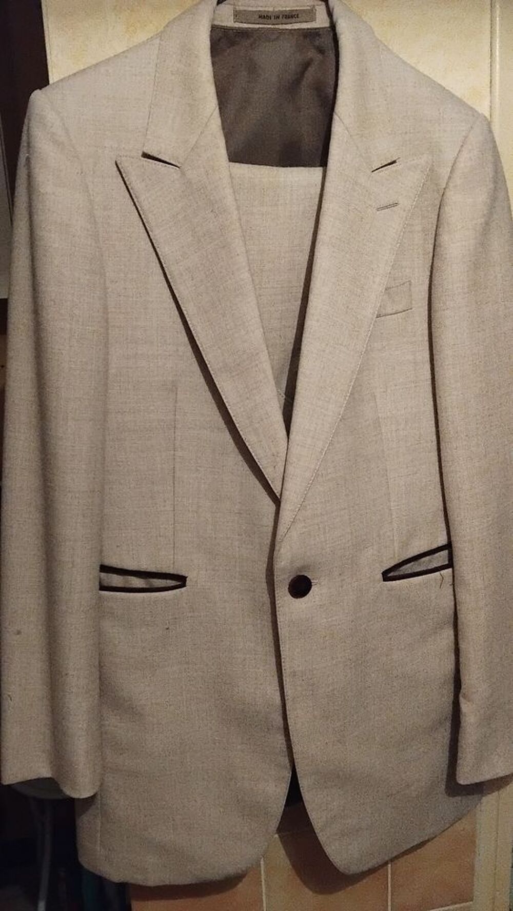 Costume 3 pi&egrave;ces NEUF 60% laine, fabrication France Vêtements