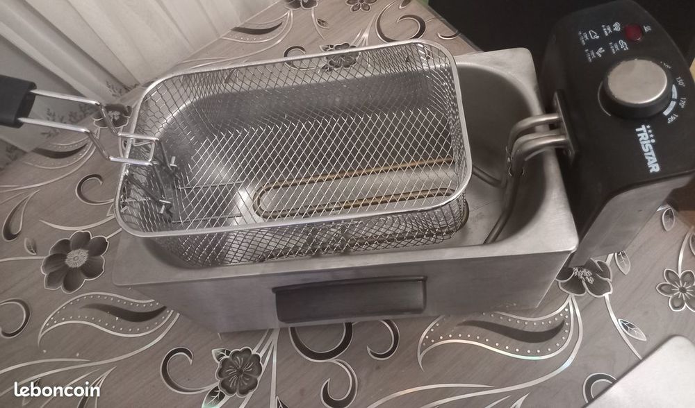  Friteuse Tristar 3 litres Electroménager