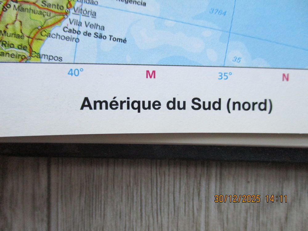 Livre atlas et livre la provence Livres et BD