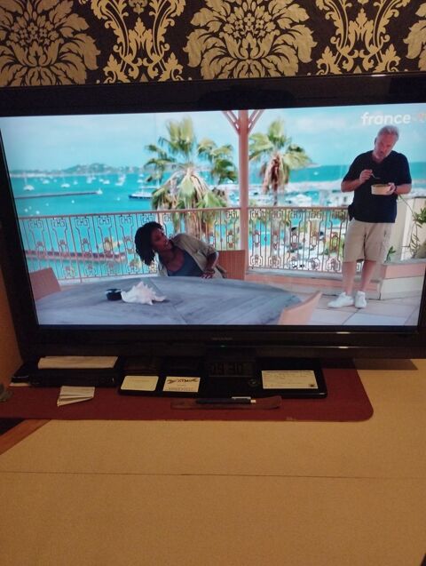 t�l�vision occasion sharp 40 Saint-Malo (35)