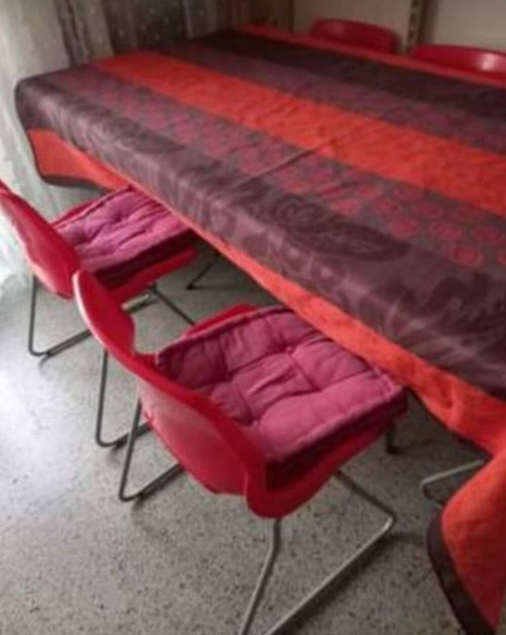Table salle &agrave; manger 6 a 8 chaise Meubles