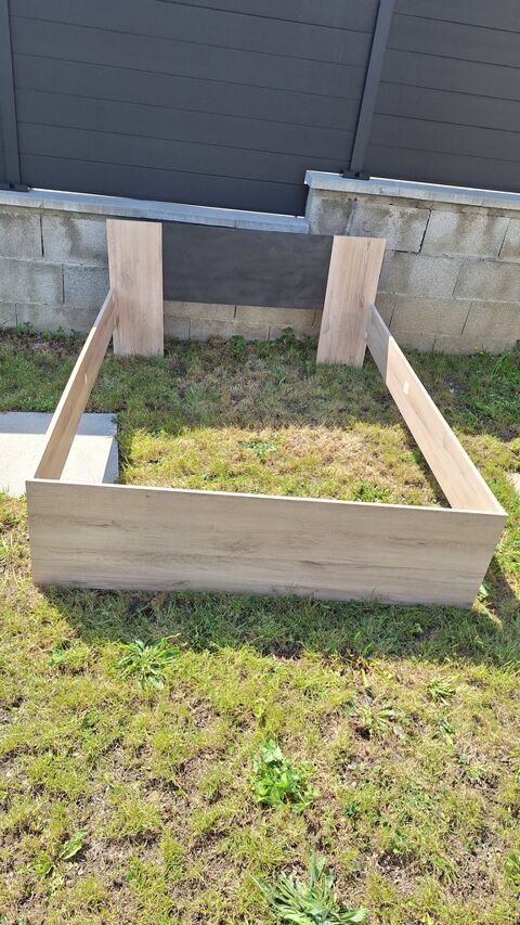 Cadre de lit en bois clair  assembler 50 La Ricamarie (42)