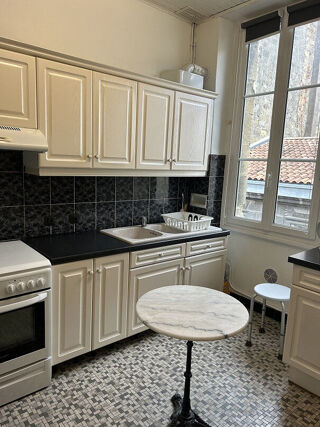  Appartement à louer 2 pièces 50 m² Bordeaux