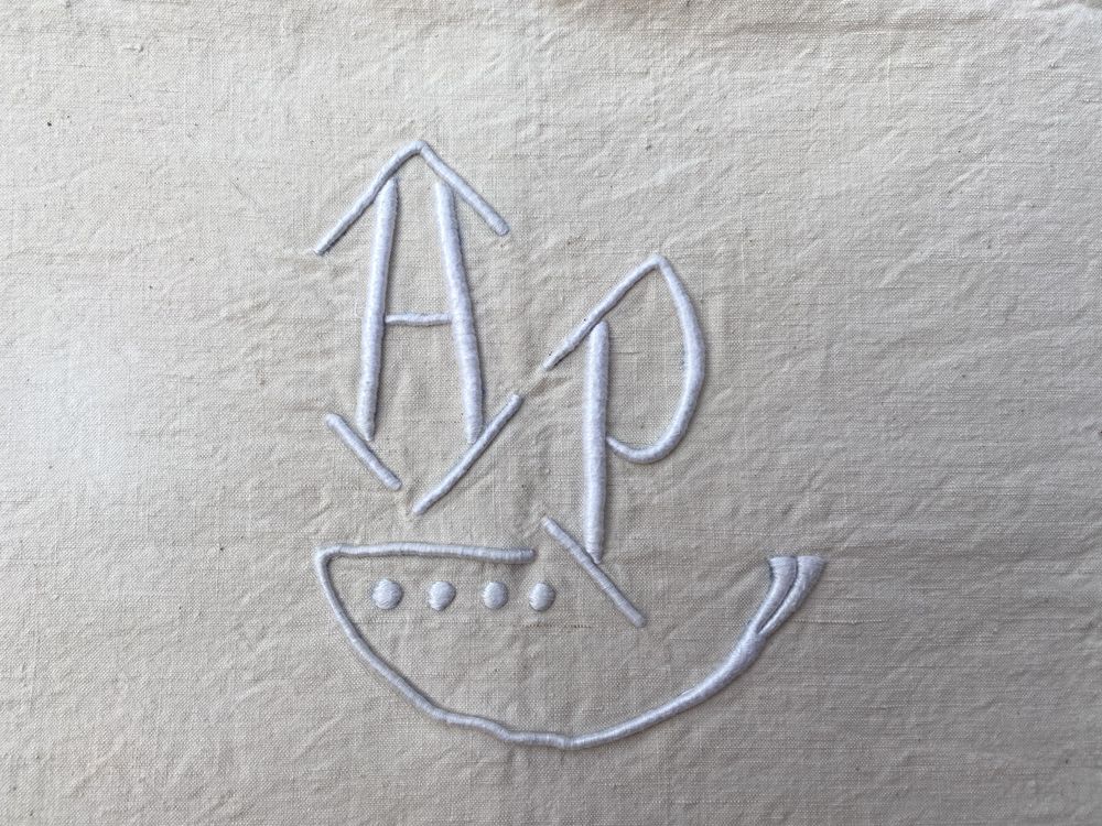 Drap ancien brod&eacute; 2,10 x 2,80 Décoration