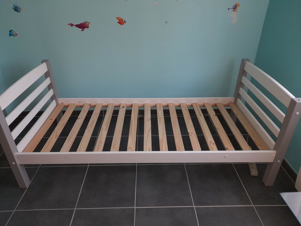 Lit 1 personne dimension : 200 cm x 90 cm
Mobilier enfants
