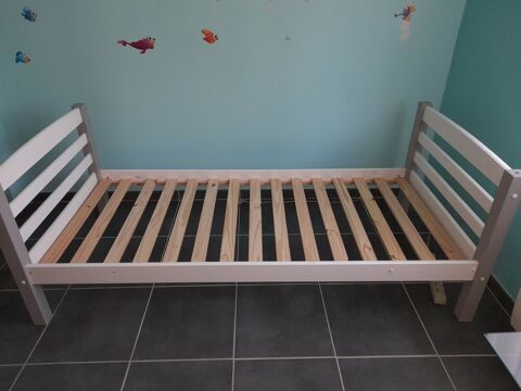 Lit 1 personne dimension : 200 cm x 90 cm
50 Saint-Sauveur (24)