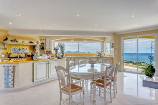  Villa à vendre 3 pièces 330 m²