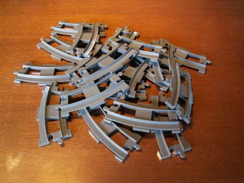LEGO lot de 20 rails courbes
14 Mirecourt (88)