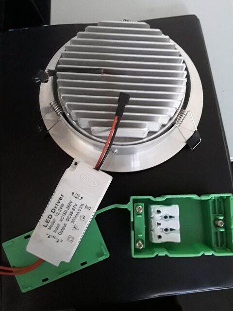 SPOT a ENCASTRER 11 Serres-Castet (64)