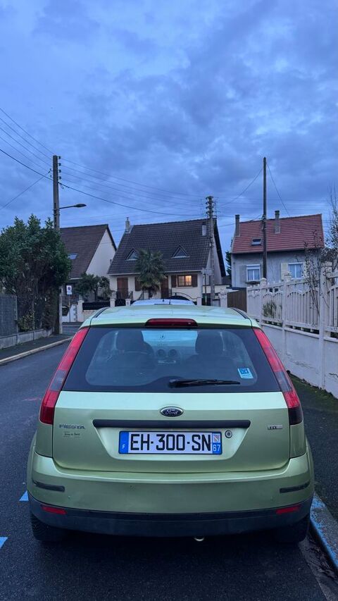 Ford Fiesta 1.4 TDCi 68 Ambiente 2004 occasion Viry-Ch&acirc;tillon 91170