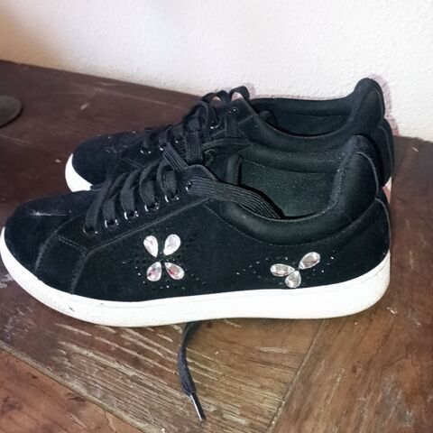 Noires fleurs argentes pointure 39 8 Saint-Lon-sur-l'Isle (24)