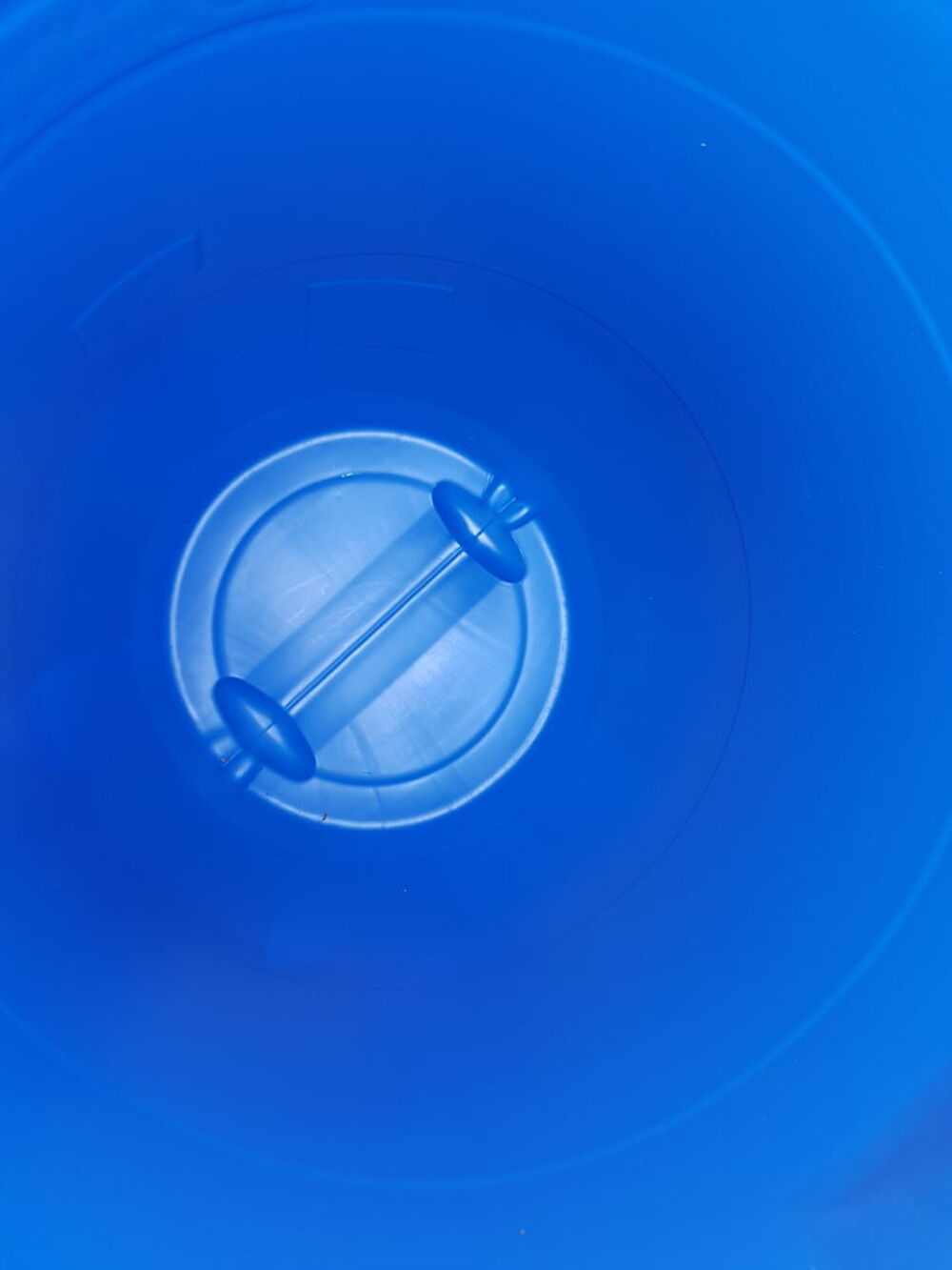 Bidon plastique alimentaire 220L BLEU ORLEANS tr&egrave;s bonne &eacute;ta Bricolage