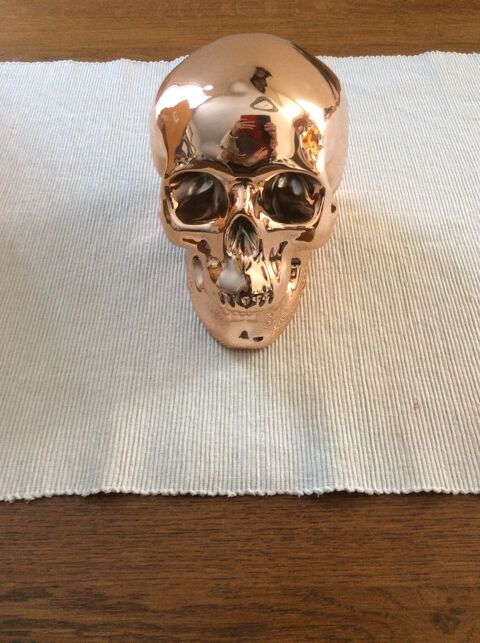 Tirelire t�te de mort 30 Ceyreste (13)