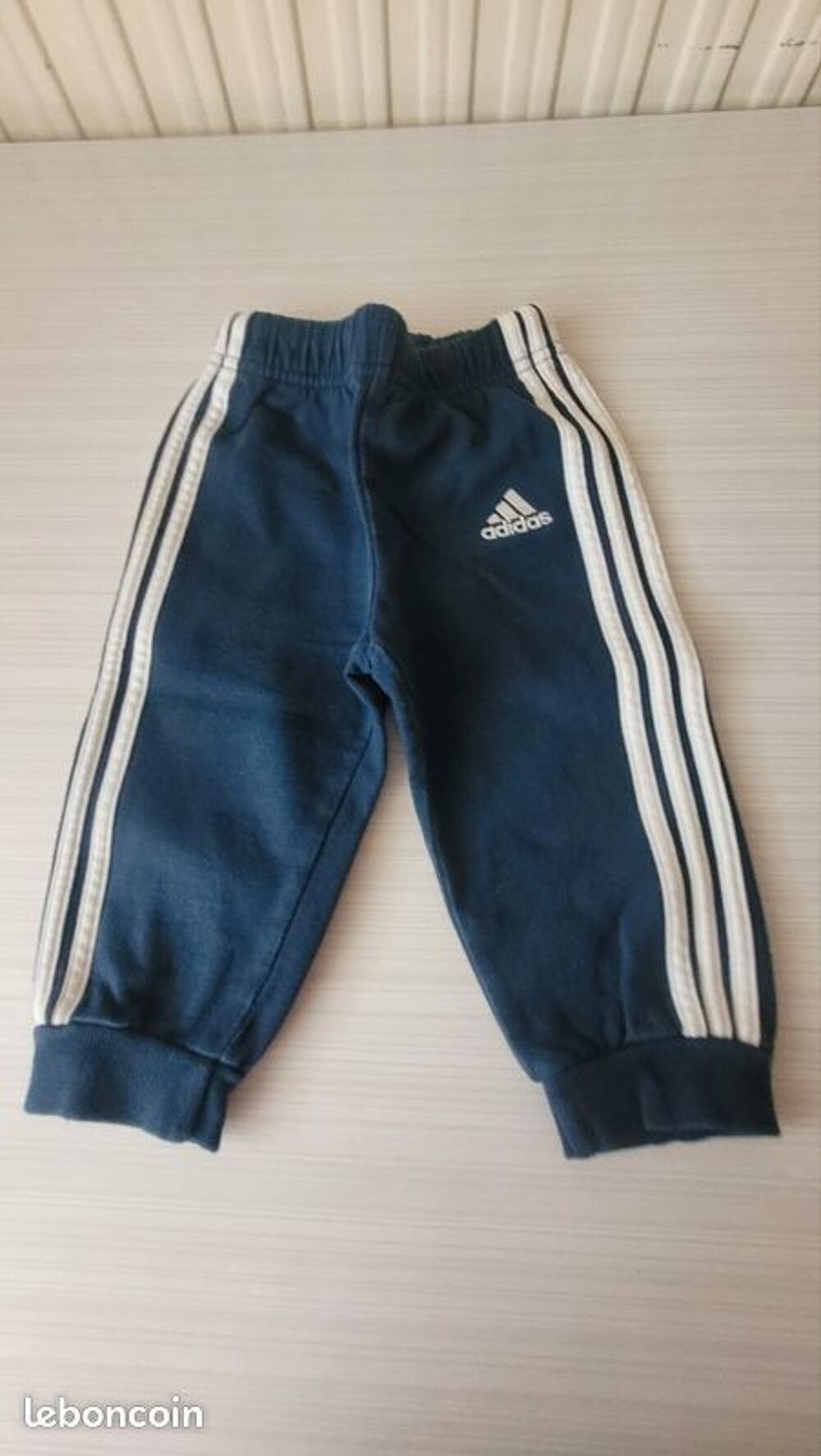 Lot pull et Joggings ( gar&ccedil;on) ( 6 mois ) Puériculture
