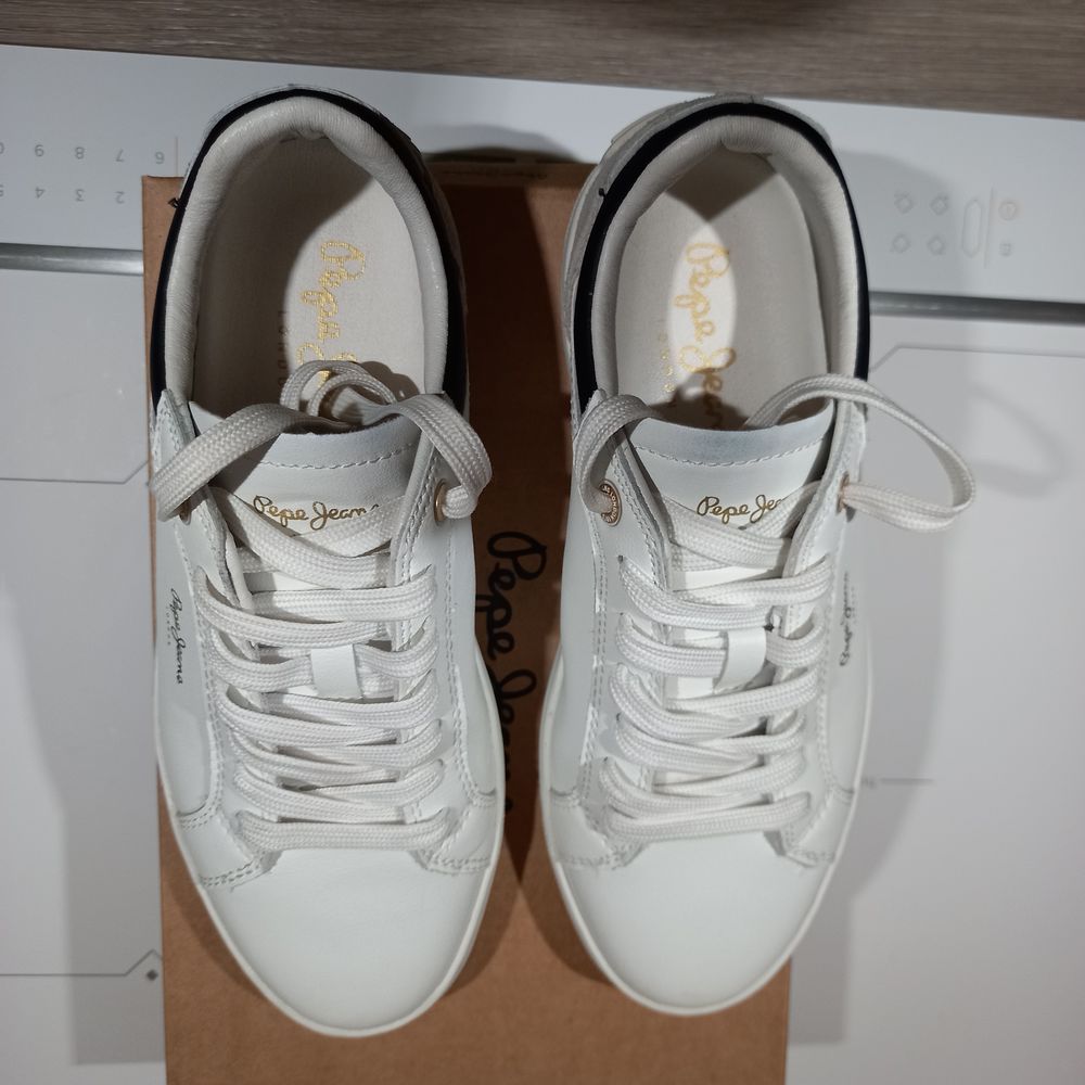 Baskets basses femme? blanc Pepe Jeans pointure 38 neuves
CA Chaussures