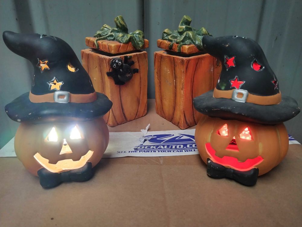 Lot de 19 figurines halloween Décoration