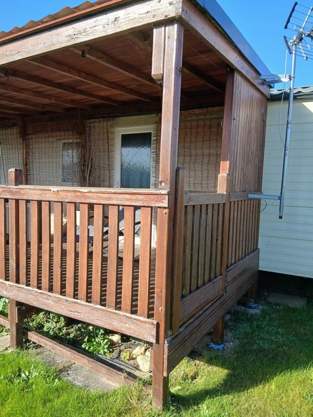 GRANDE TERRASSE COMPL&agrave;ˆTE EN BOIS MASSIF Jardin
