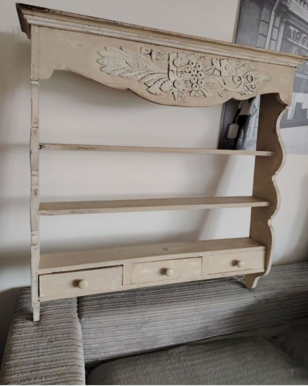&Eacute;tag&egrave;re murale bois d&eacute;cor sculpt&eacute; Meubles