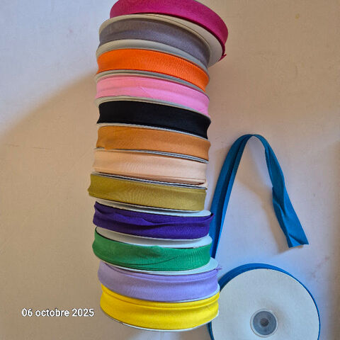 Lot de 13 x 25 m m de biais de couleurs différentes, 2 cm de 55 Saumur (49)