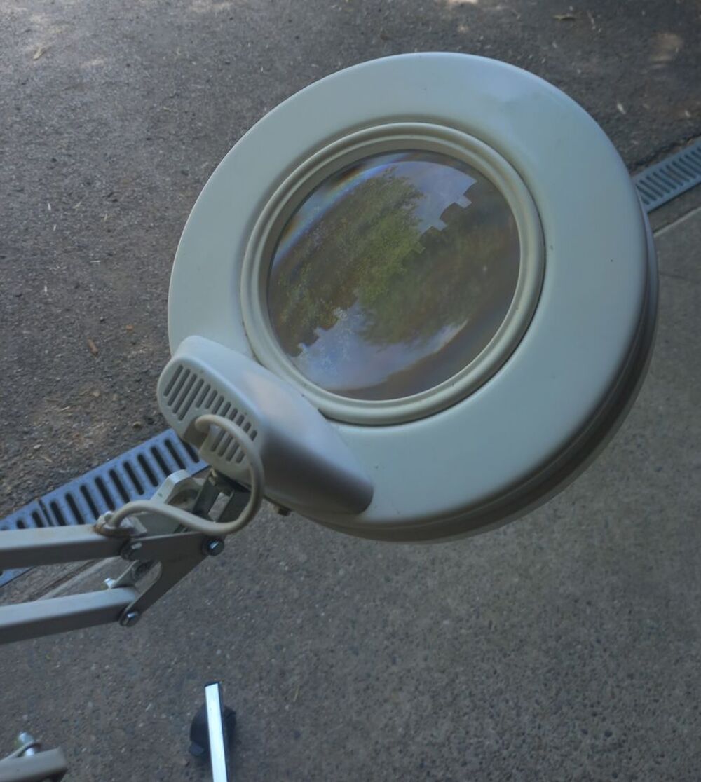 lampe grossissante sur pied Bricolage