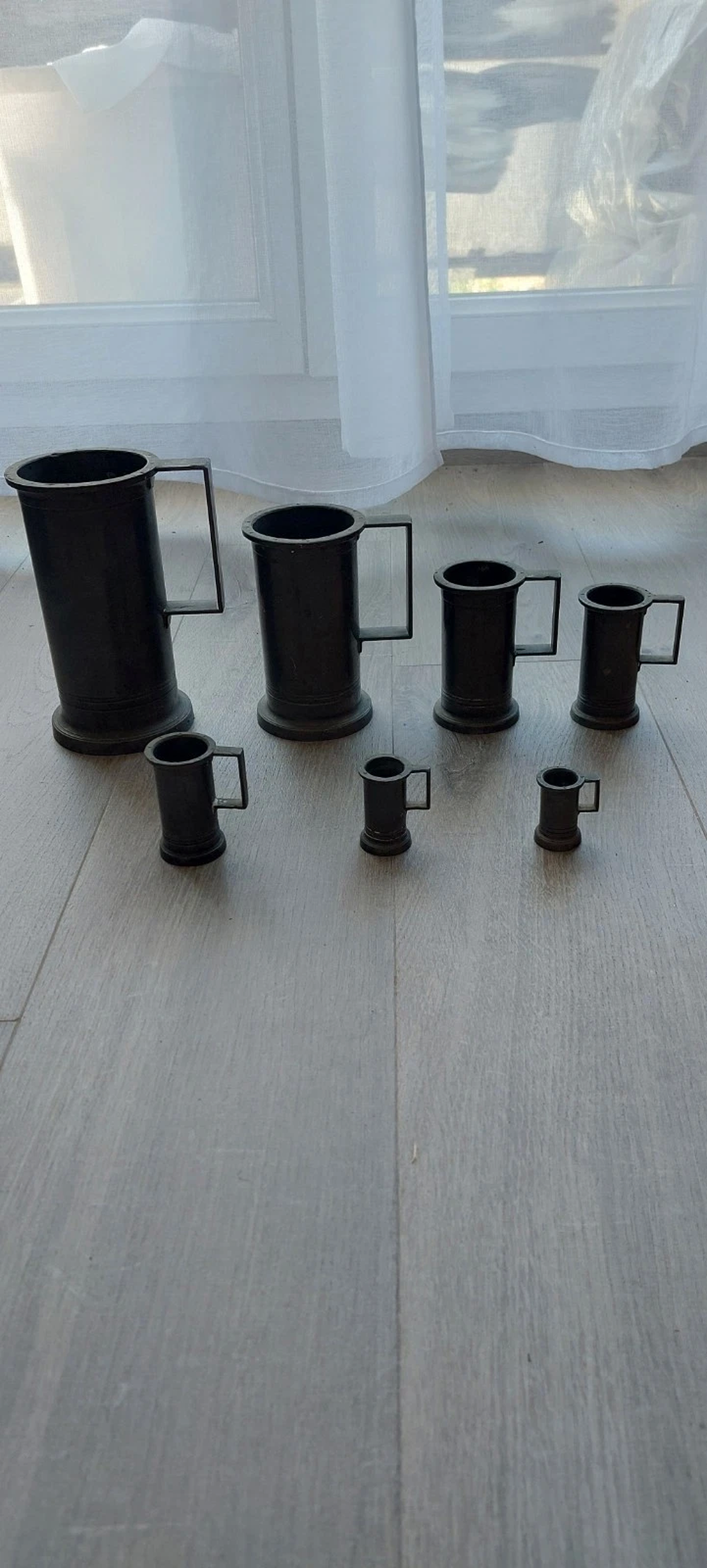 Lot de 7 pots &agrave; mesure en &eacute;tain Décoration