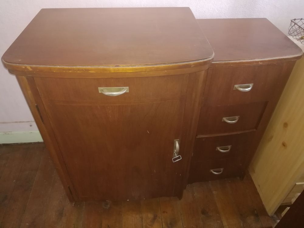 machine &agrave; coudre SINGER avec son meuble Electroménager